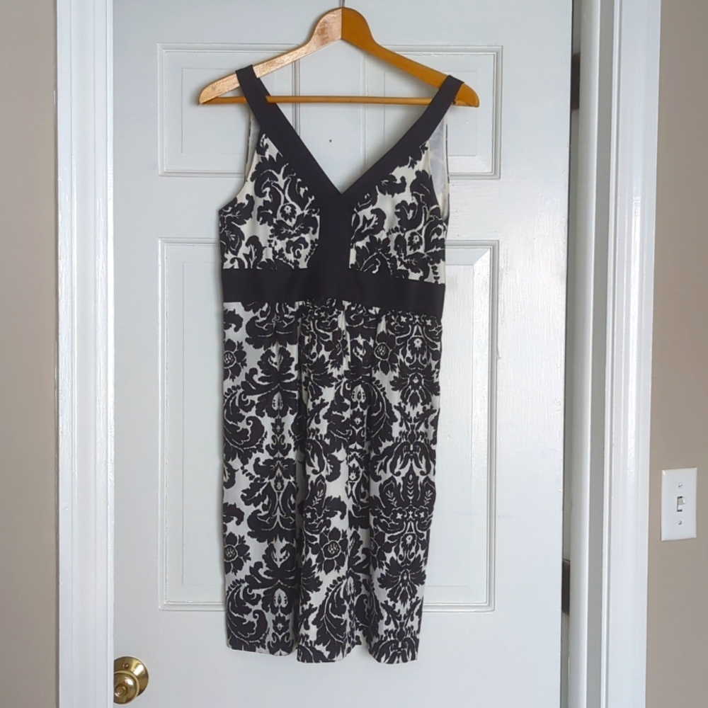 LOFT Size 4 Black and White floral dress
